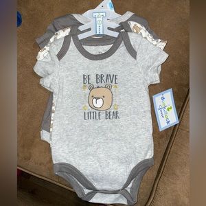 3 pack of onesies